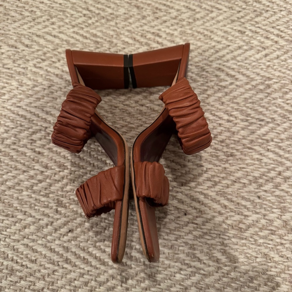 STAUD Frankie Tan Brown Ruched Leather Block Heel Sandals Slides | 38 - Picture 5 of 7